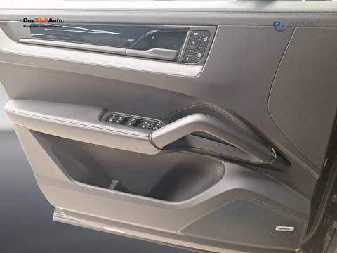 2023 Porsche Cayenne — sličica 9