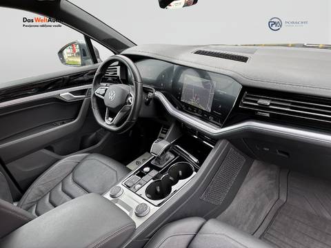 2023 Volkswagen Touareg R-Line — sličica 11