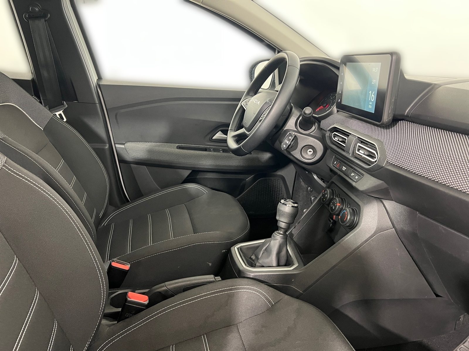 2023 Dacia Sandero — fotografija 22