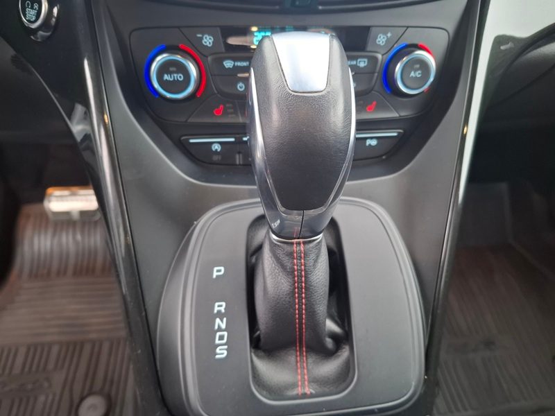 2018 Ford Kuga — fotografija 11