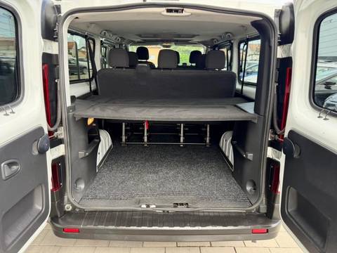 2015 Renault Trafic — sličica 25