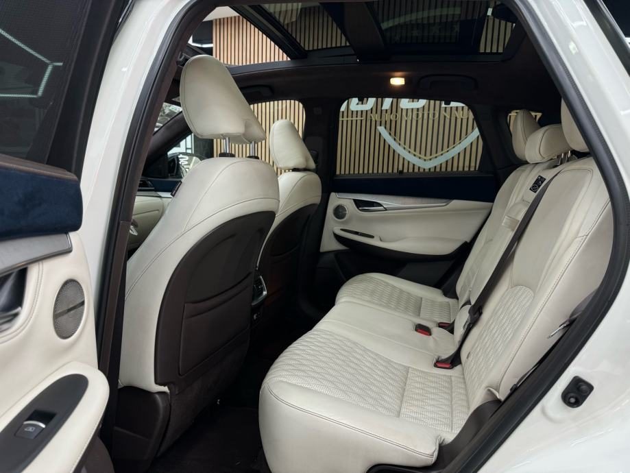 2019 Infiniti QX50 — fotografija 15