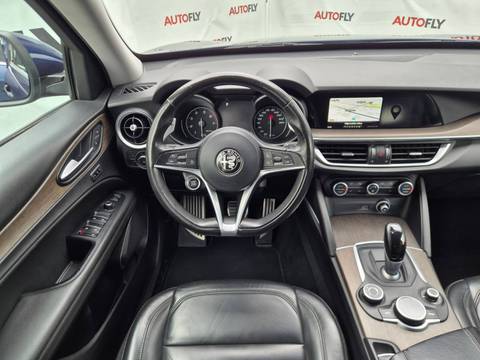 2017 Alfa Romeo Stelvio — sličica 17