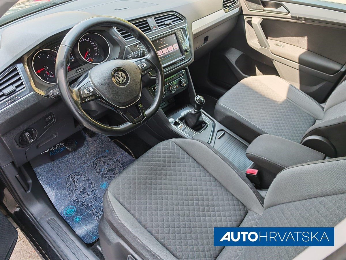 2017 Volkswagen Tiguan — fotografija 9
