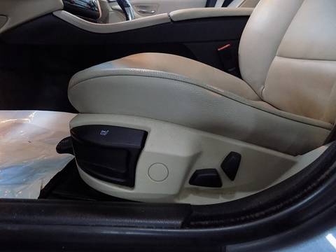 2010 BMW Serija 5 — sličica 18