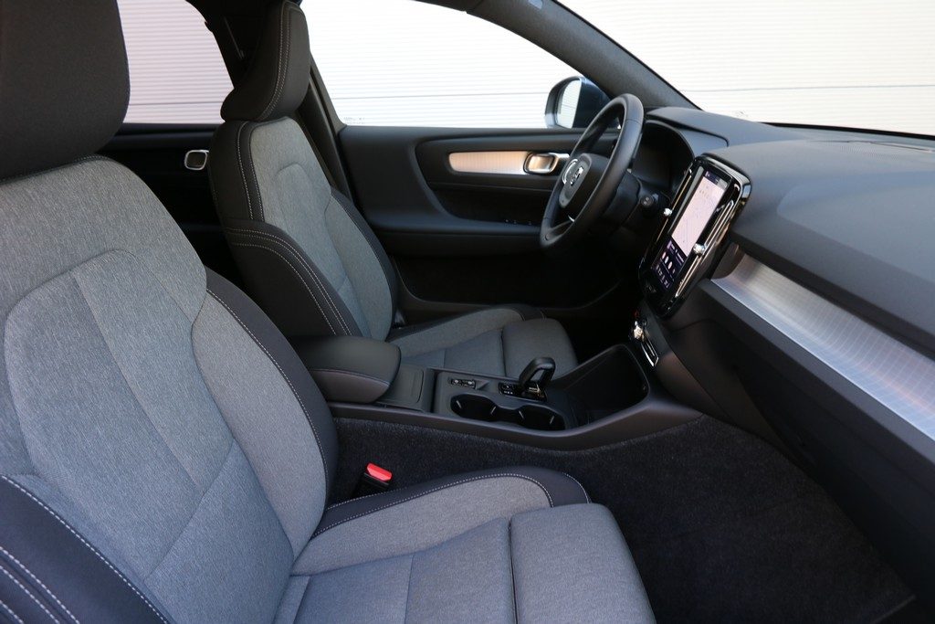 2026 Volvo XC40 — fotografija 7