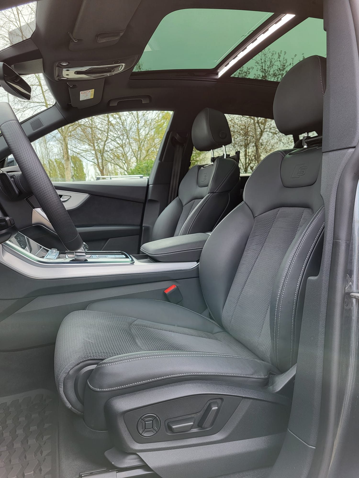 2023 Audi Q8 S line — fotografija 17