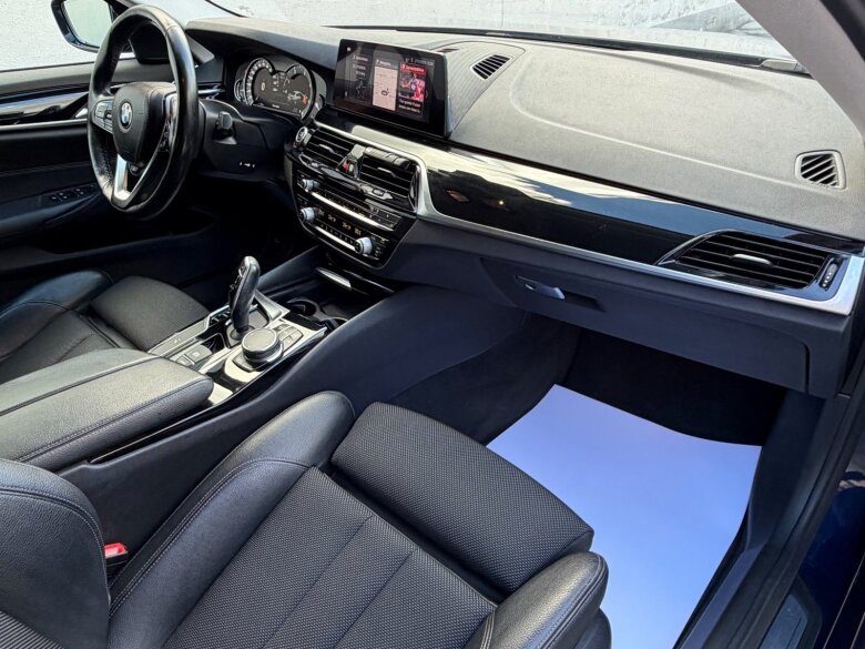 2019 BMW Serija 5 — fotografija 14