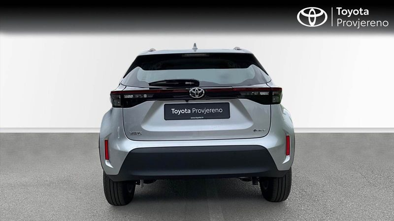 2025 Toyota Yaris Cross — fotografija 4