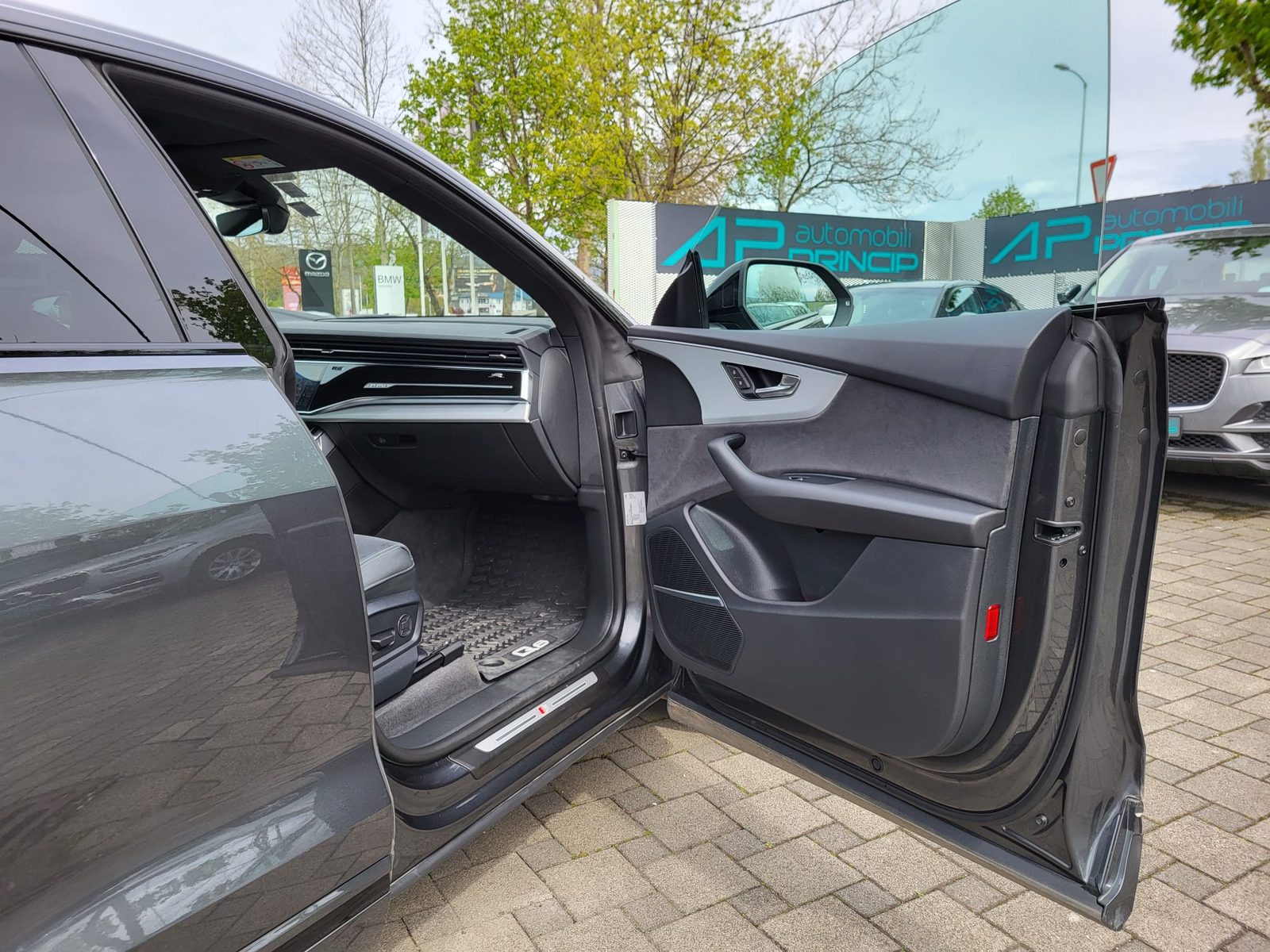 2023 Audi Q8 S line — fotografija 21