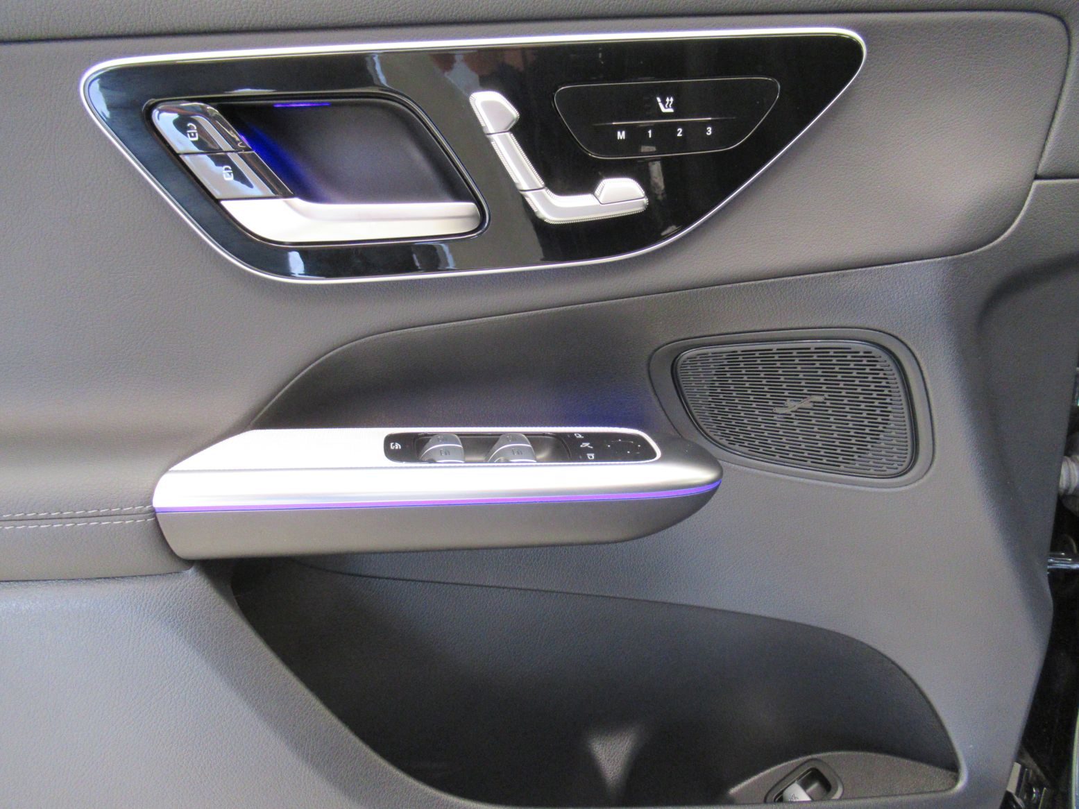 2025 Mercedes-Benz GLC Avantgarde — fotografija 15