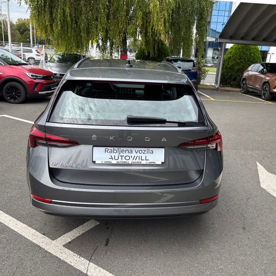 2023 Škoda Octavia — fotografija 7