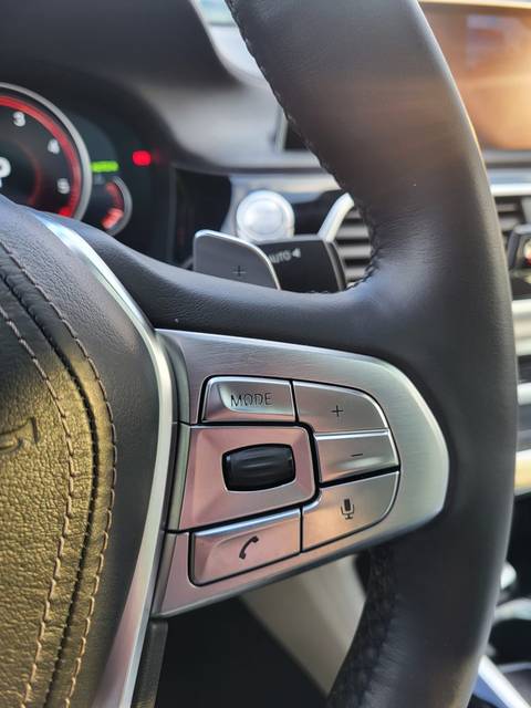 2016 BMW Serija 7 — sličica 16