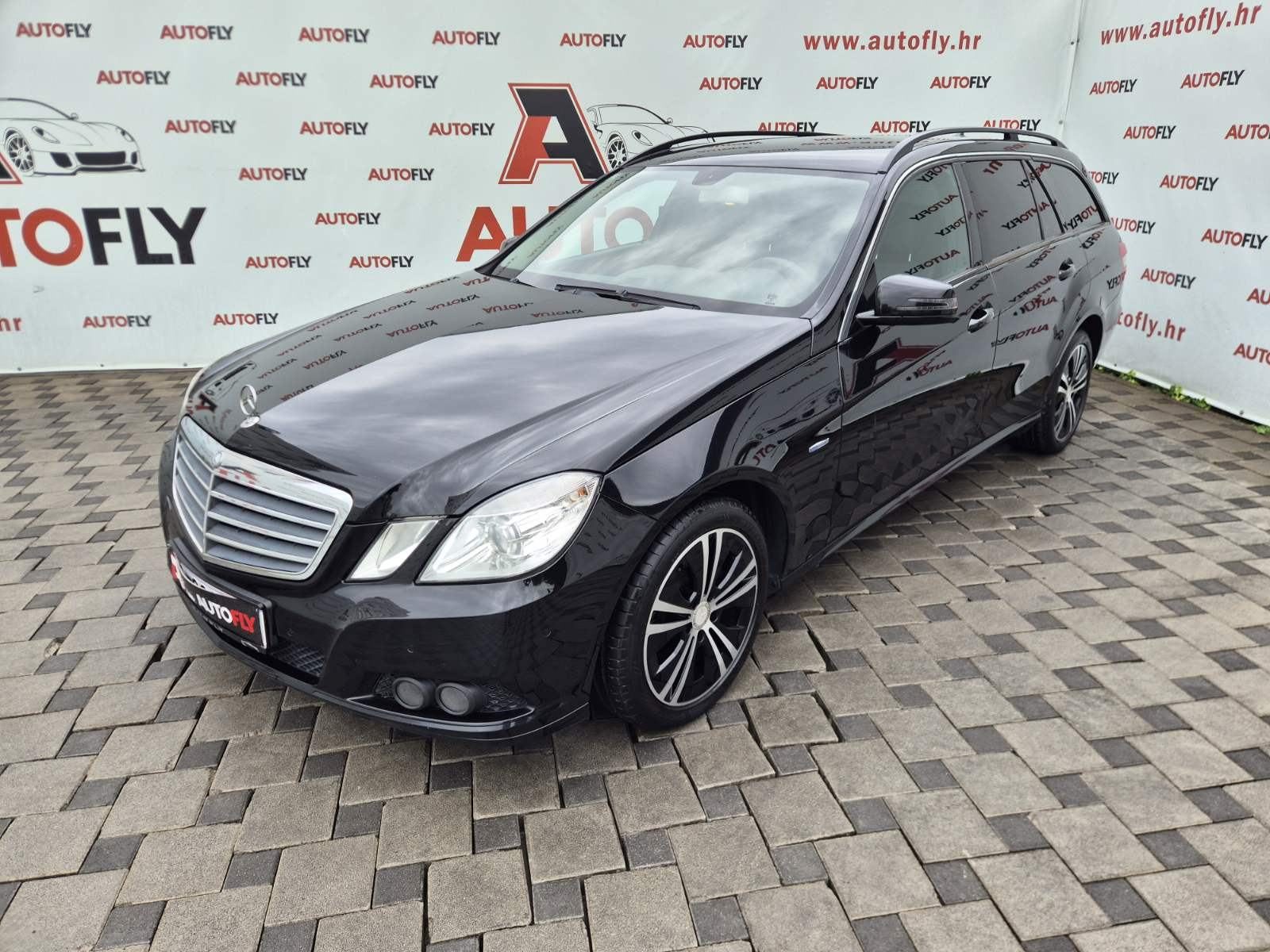 2011 Mercedes-Benz E-klasa — fotografija 10