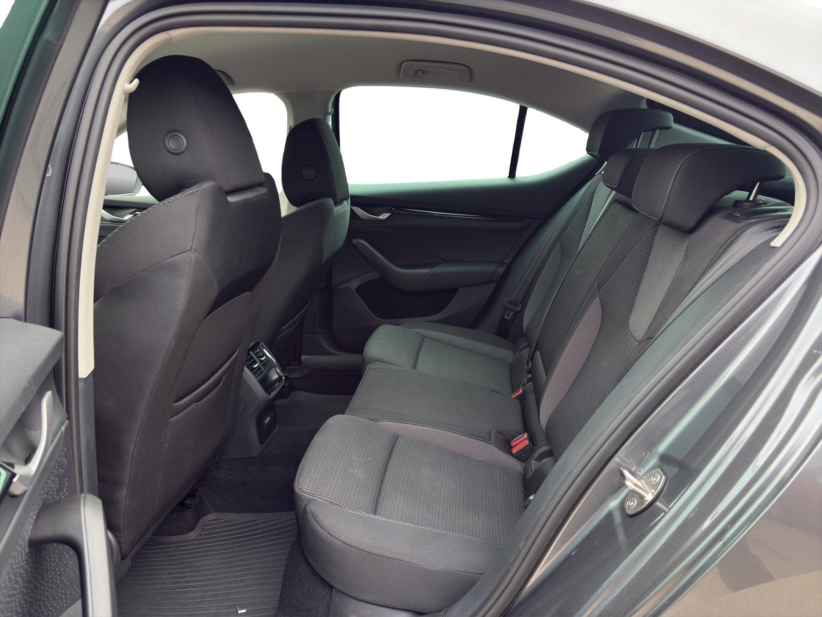 2025 Škoda Octavia — fotografija 11