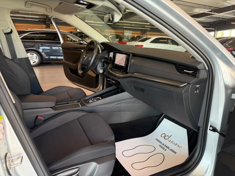 2022 Škoda Octavia Combi — fotografija 21
