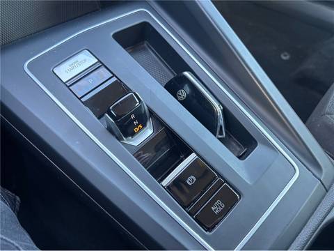 2022 Volkswagen Golf — sličica 13