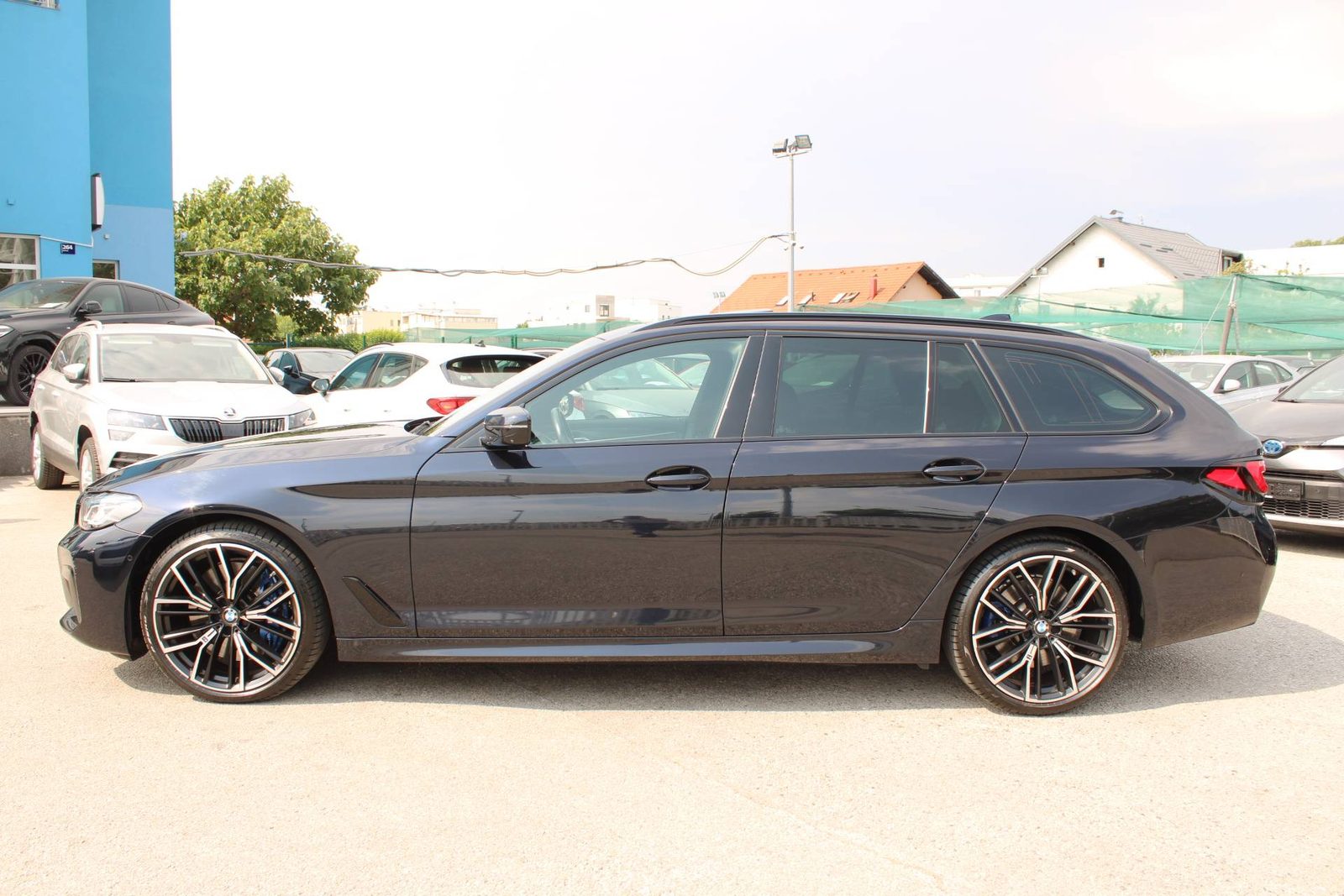 2021 BMW Serija 5 — fotografija 8