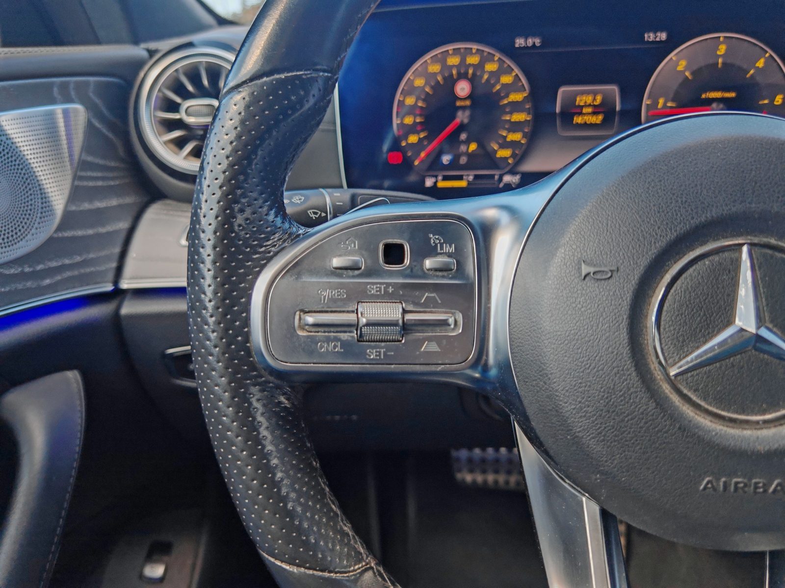2020 Mercedes-Benz CLS — fotografija 15