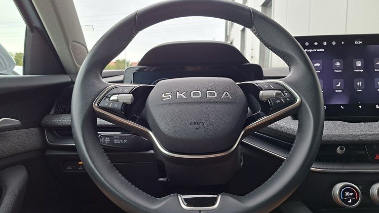 2025 Škoda Superb — fotografija 16