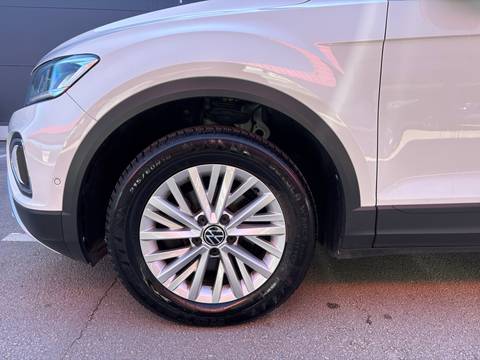 2023 Volkswagen T-Roc — sličica 12