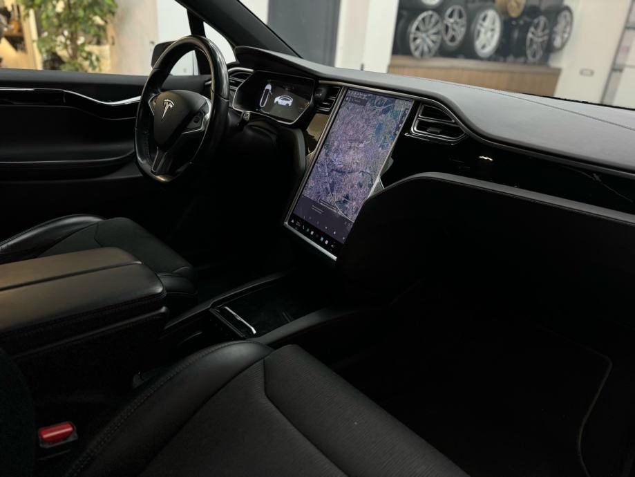 2017 Tesla Model — fotografija 19