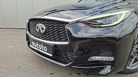 2017 Infiniti Q30 — sličica 23