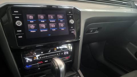 2021 Volkswagen Passat — sličica 20