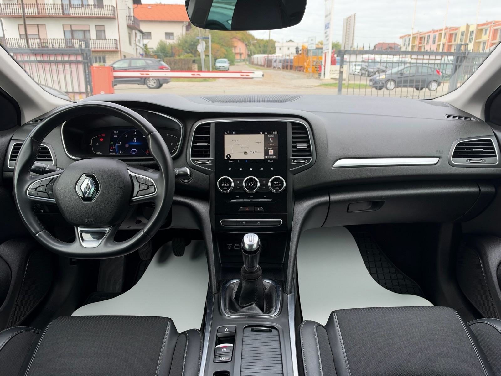 2022 Renault Megane — fotografija 12