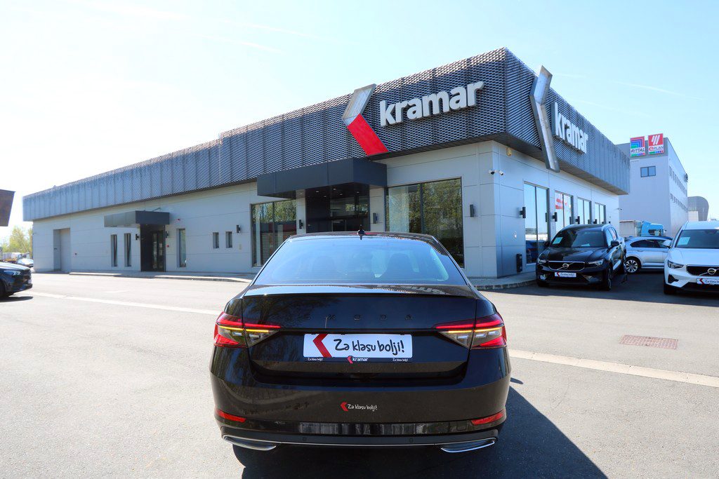 2021 Škoda Superb Sportline — fotografija 19