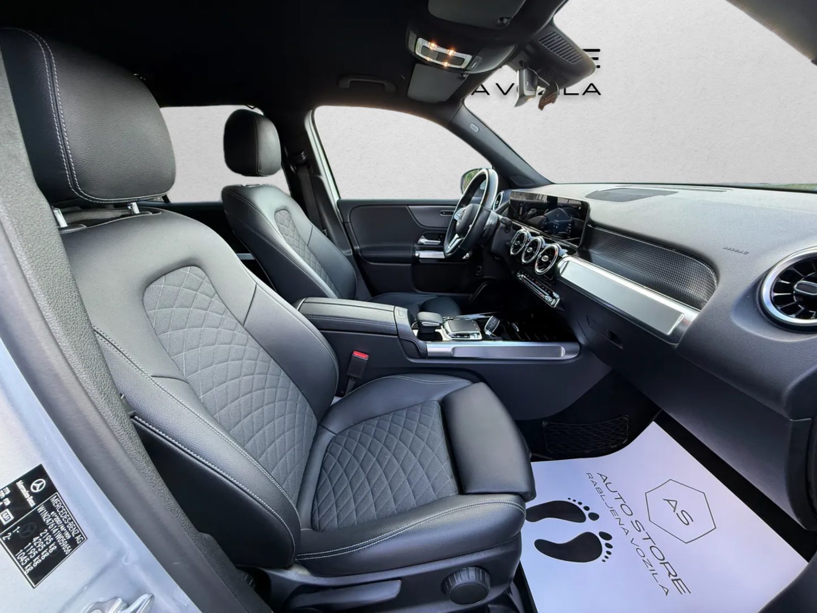 2020 Mercedes-Benz GLB Progressive — fotografija 25