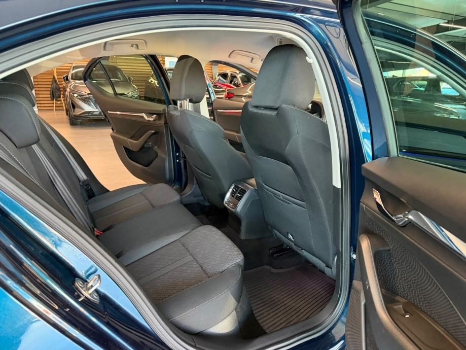 2021 Škoda Octavia — fotografija 24