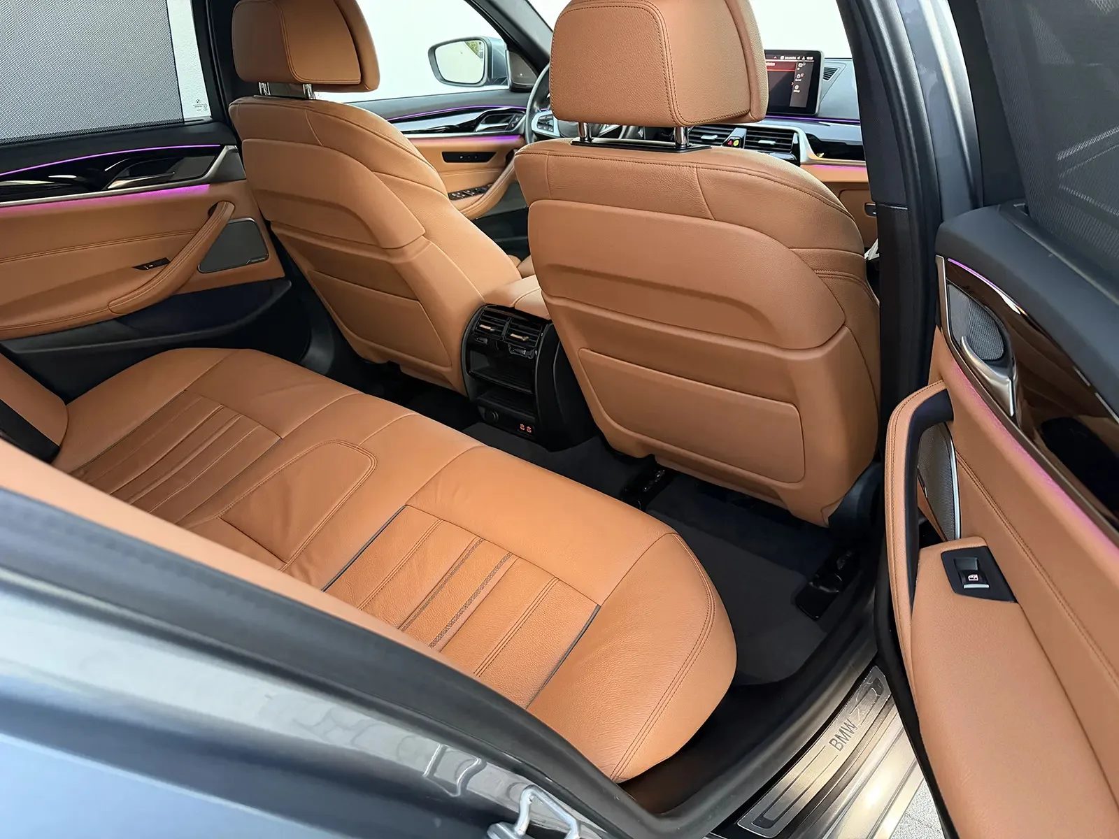 2021 BMW Serija 5 — fotografija 25