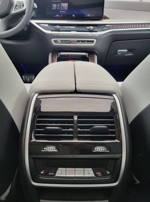 2023 BMW X5 M Sport Pro — sličica 17