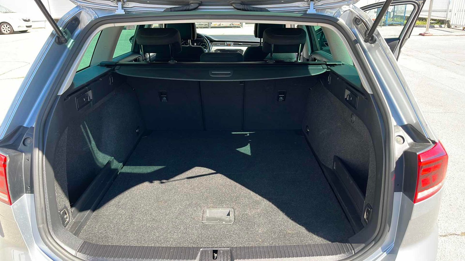 2021 Volkswagen Passat Variant — fotografija 12