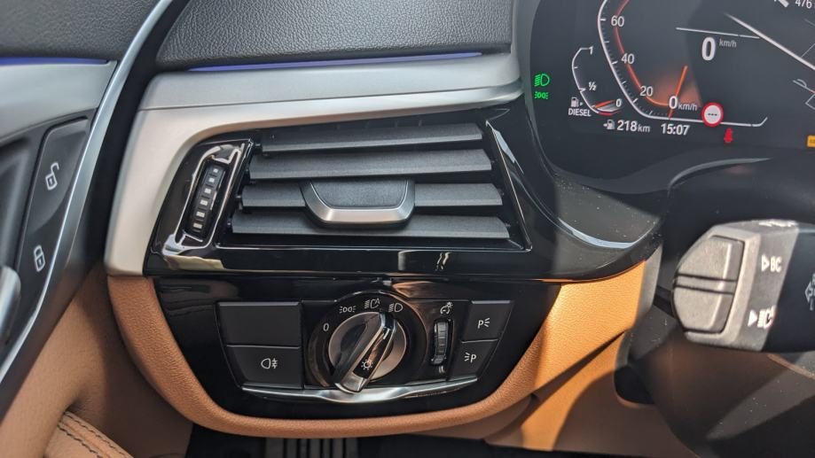 2022 BMW Serija 5 — fotografija 20