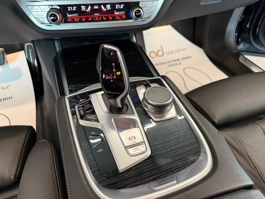 2021 BMW Serija 7 — fotografija 20