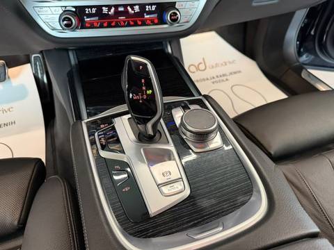 2021 BMW Serija 7 — sličica 20