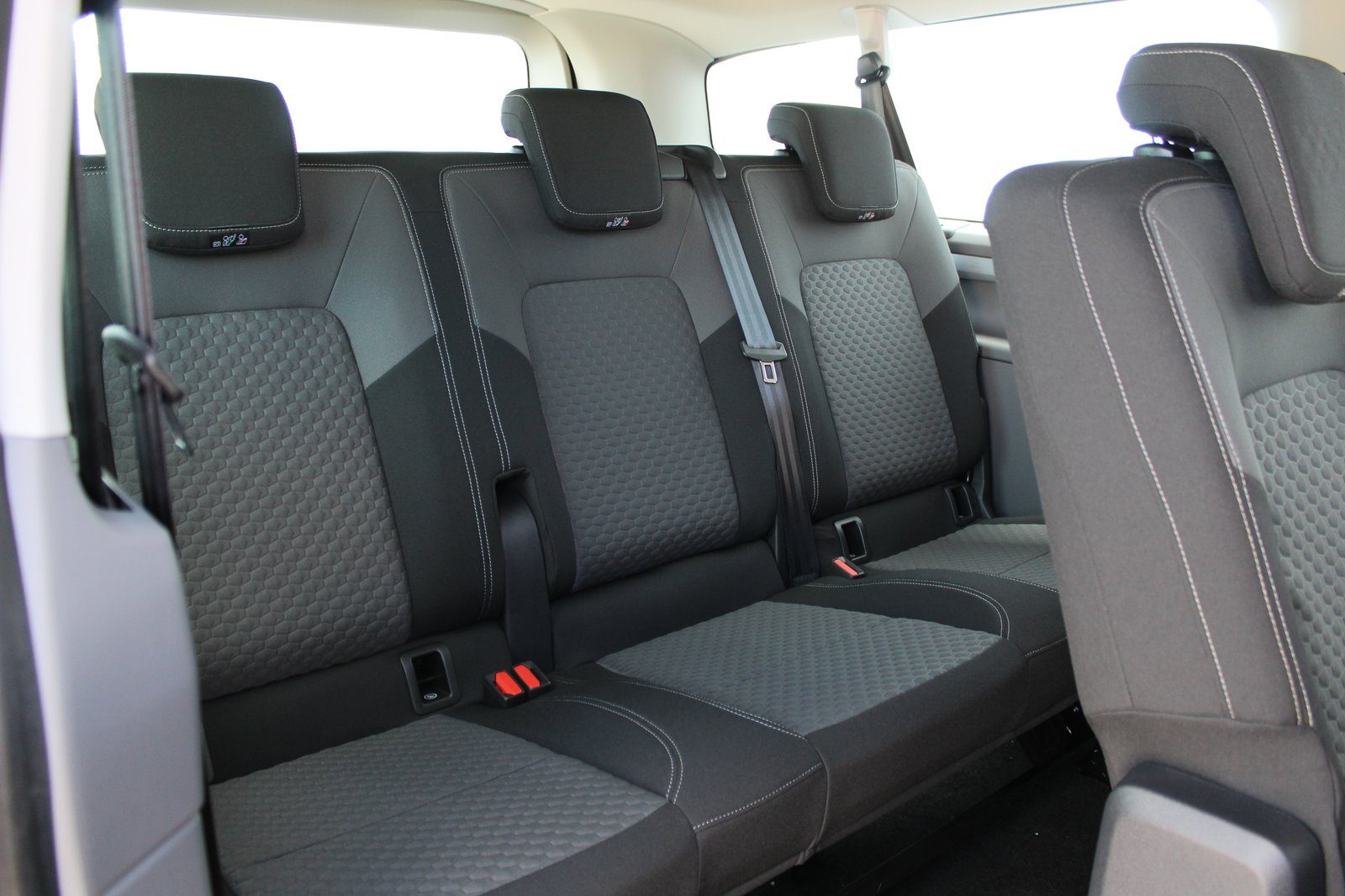 2026 Volkswagen Caravelle — fotografija 13