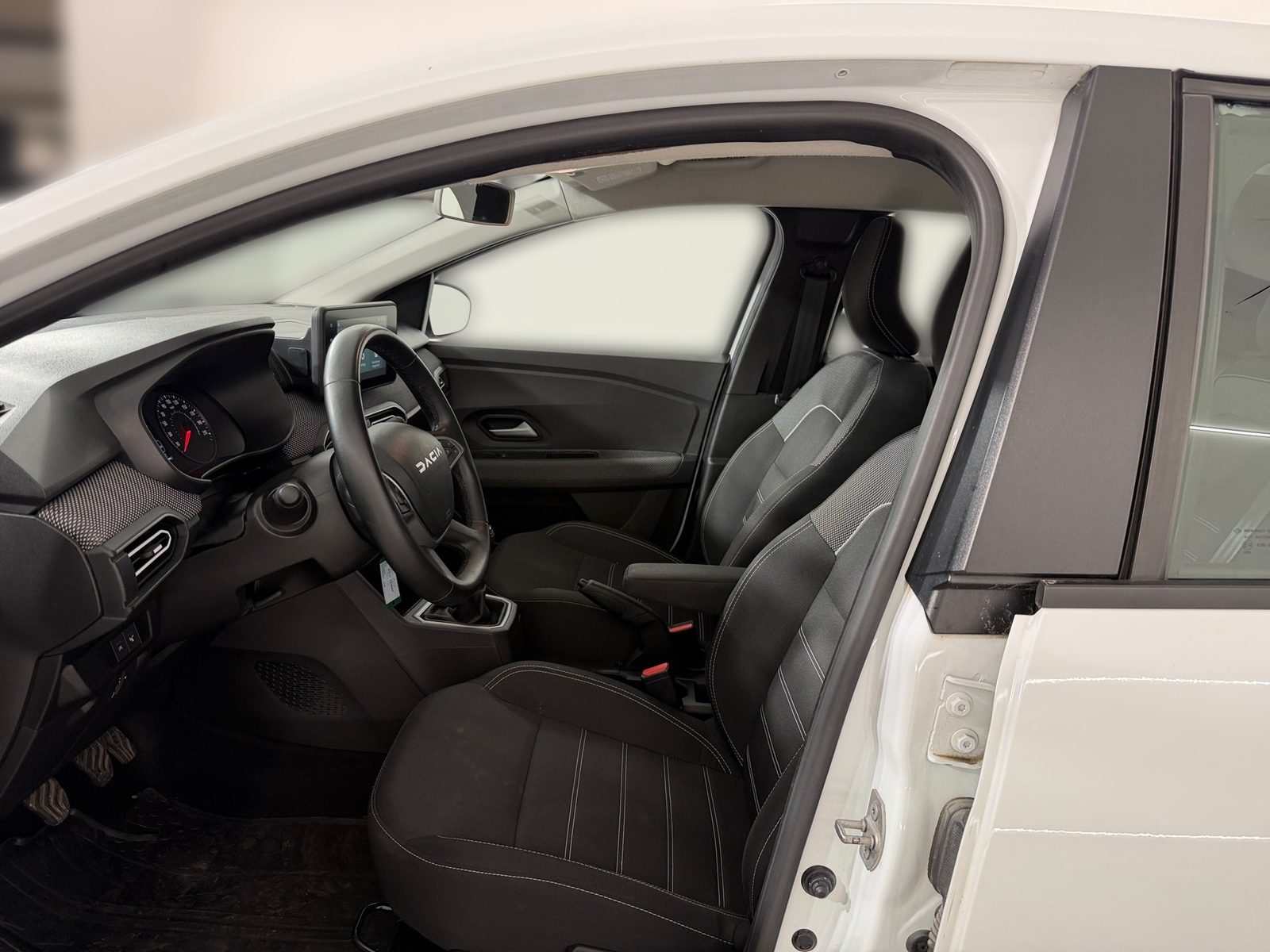 2023 Dacia Sandero — fotografija 14