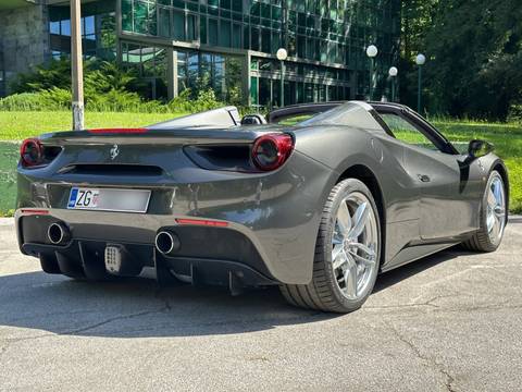 2018 Ferrari 488 — sličica 12