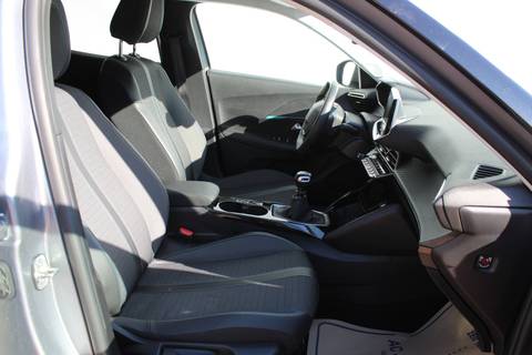 2022 Peugeot 2008 — sličica 12