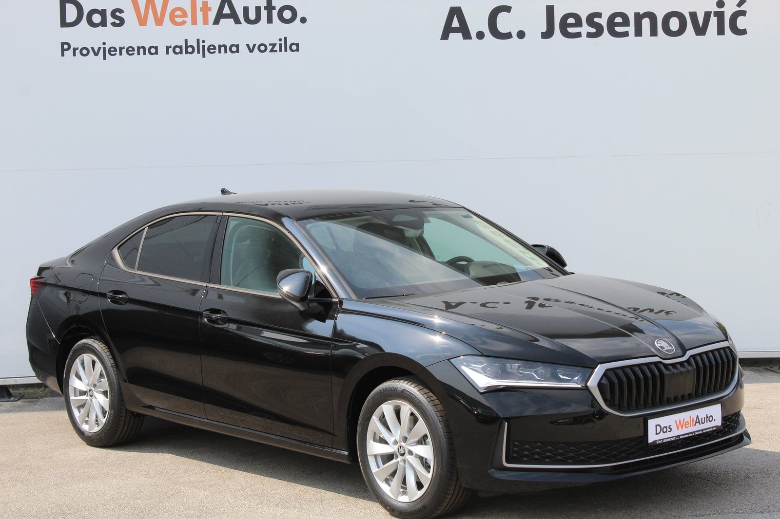 2026 Škoda Superb — fotografija 3