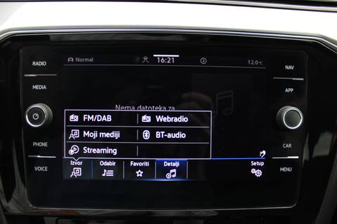 2022 Volkswagen Passat — sličica 22