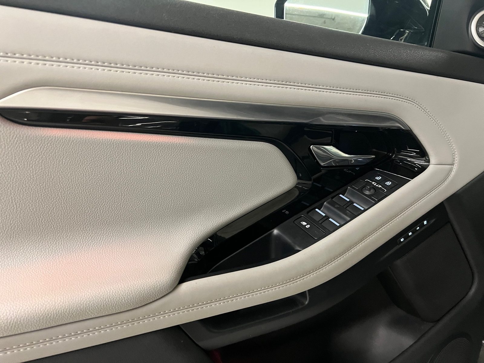 2023 Land Rover Range Rover Evoque — fotografija 14