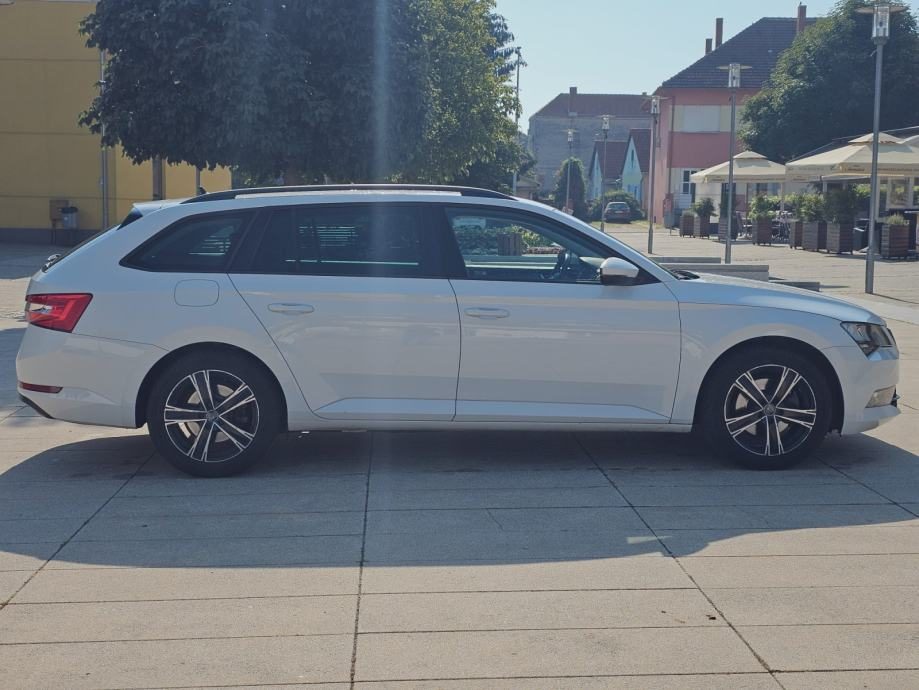 2016 Škoda Superb — fotografija 6