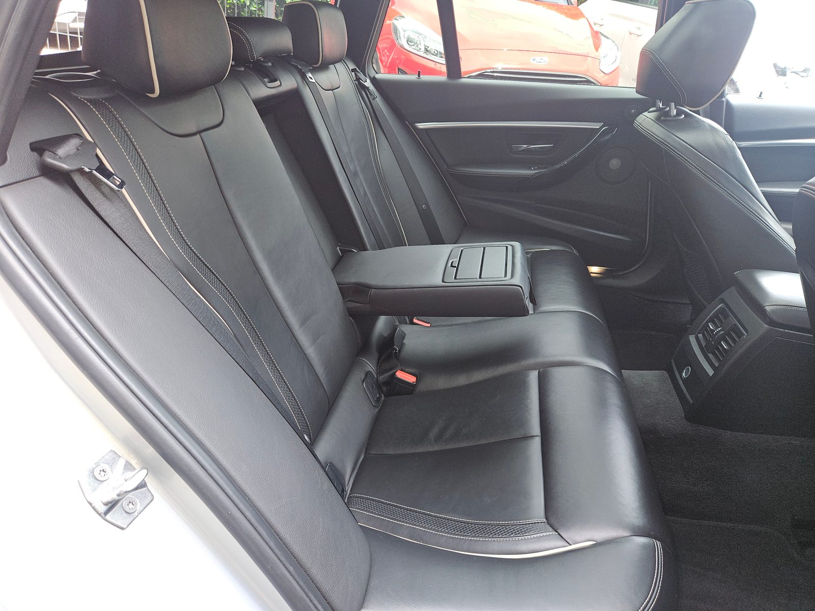2015 BMW Serija 3 — fotografija 9
