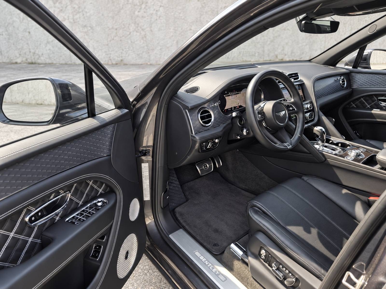2020 Bentley Bentayga — fotografija 9