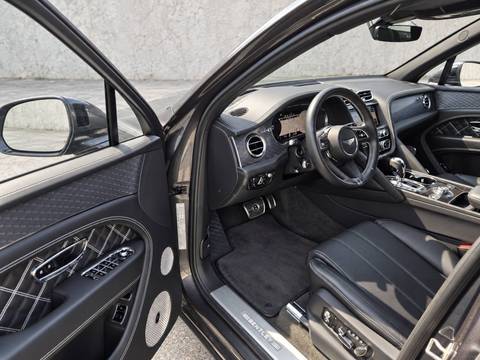 2020 Bentley Bentayga — sličica 9