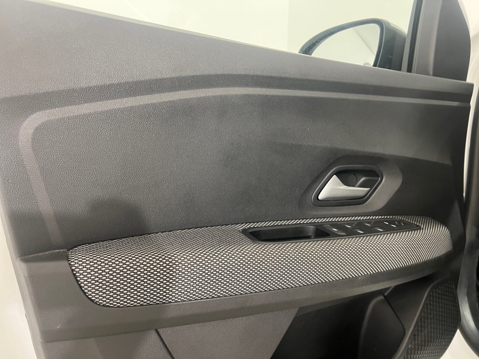 2023 Dacia Sandero — fotografija 13